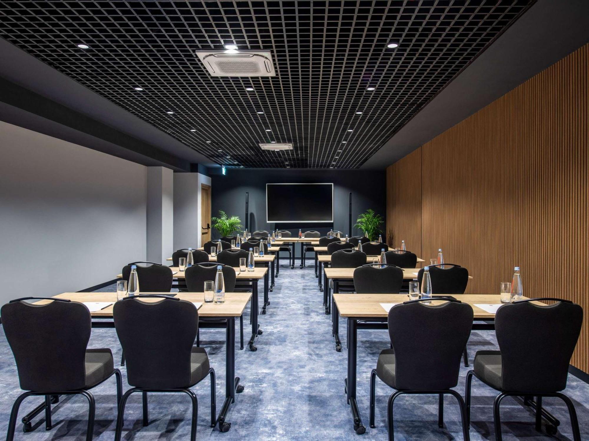 Ibis Tbilisi Airport Hotel Exterior photo