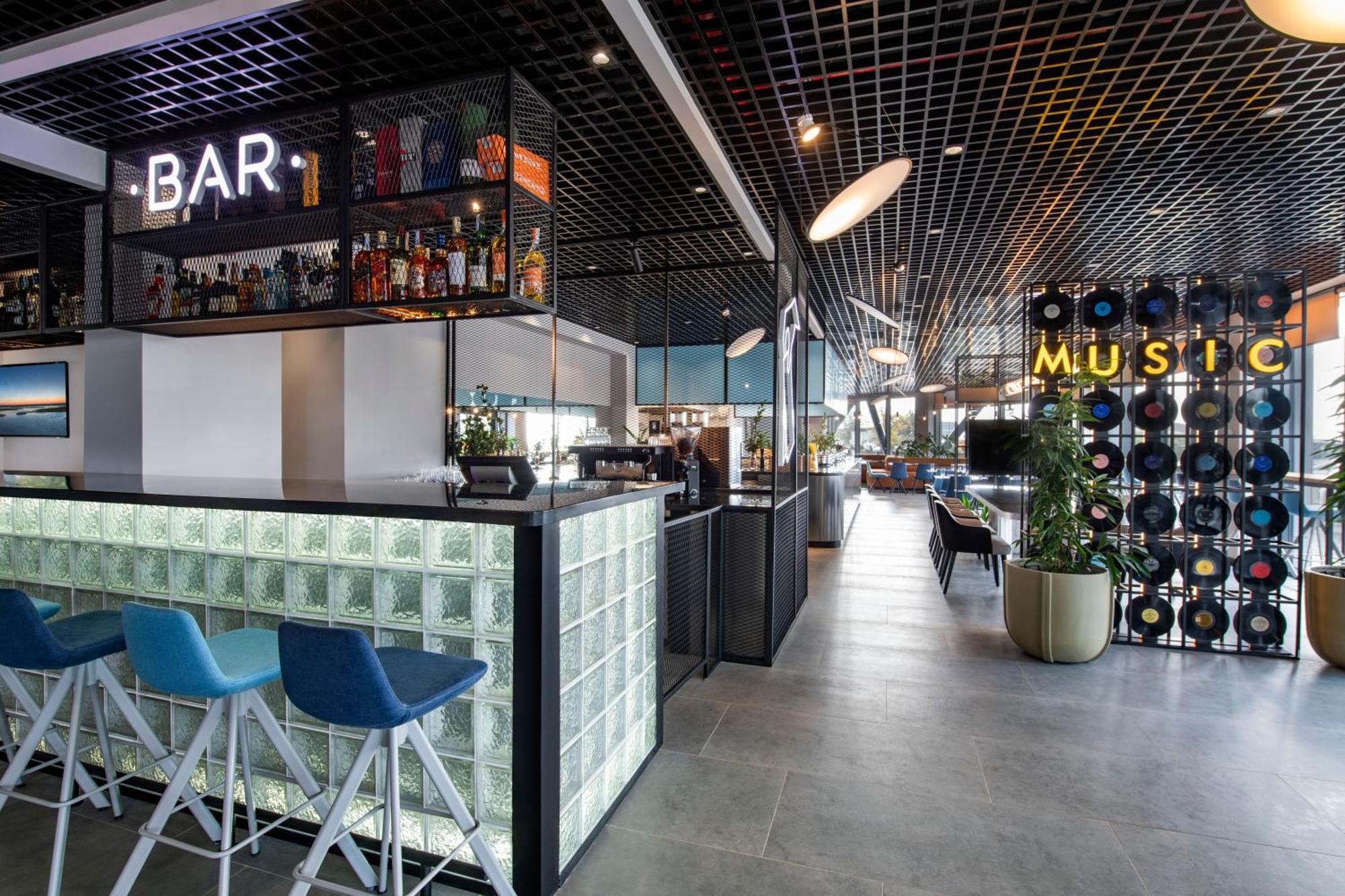 Ibis Tbilisi Airport Hotel Exterior photo